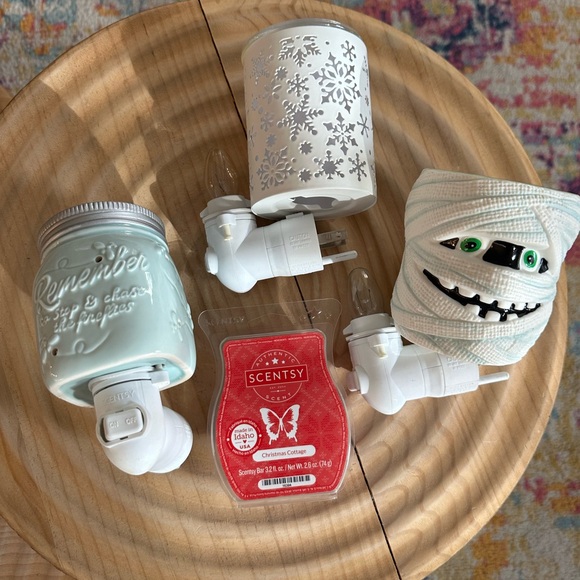 Scentsy Other - 3 plug ins with wax melt